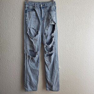 American Eagle Ripped Baggy Jeans in Light Wash Women's Size 4